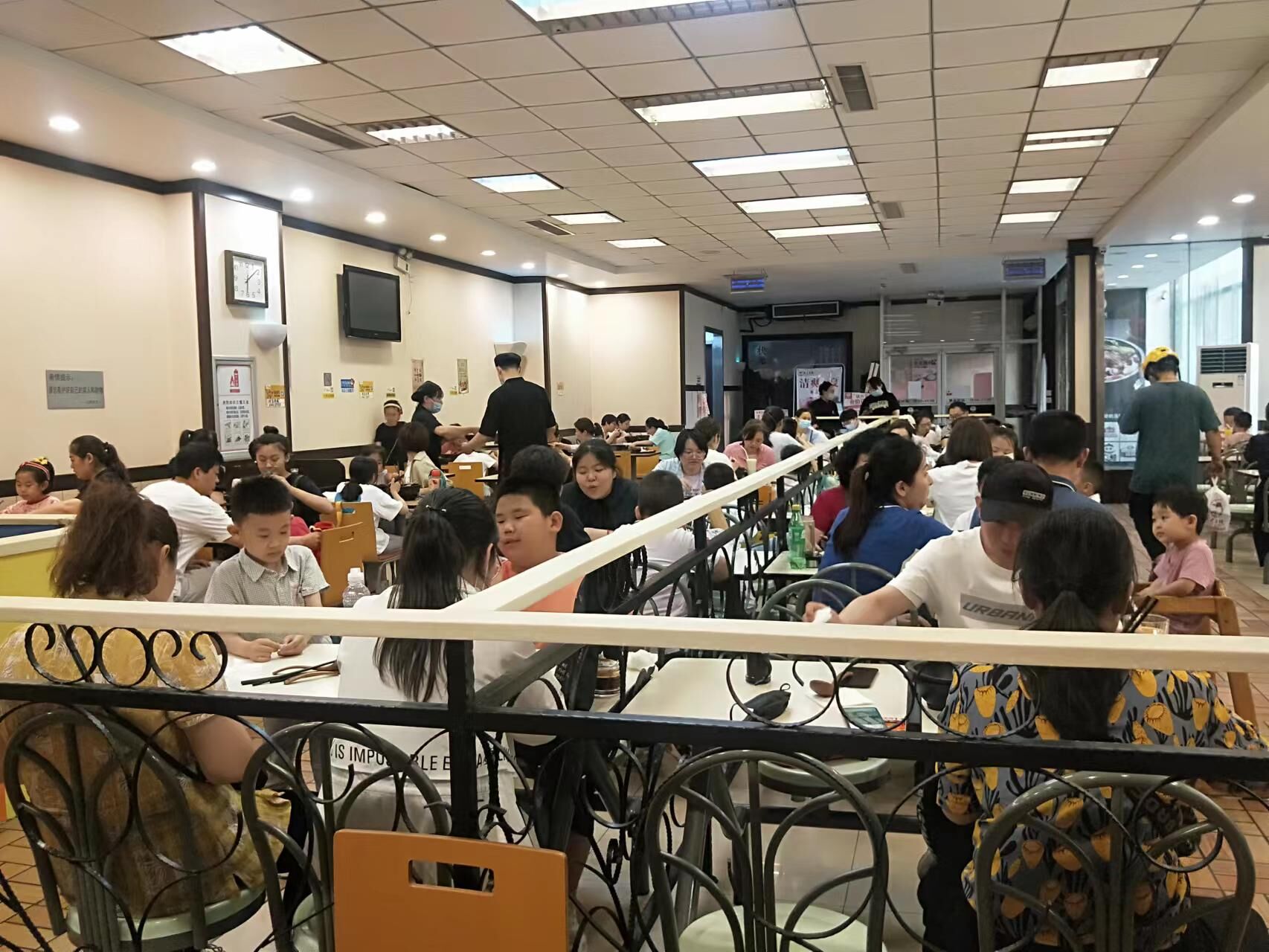 公司擁有強(qiáng)大的研發(fā)中心， 配有專業(yè)研發(fā)工程師，研發(fā)中心擁有完備的人才結(jié)構(gòu)，并本著企業(yè)標(biāo)準(zhǔn)高于國家標(biāo)準(zhǔn)的原則，為公司產(chǎn)品、客戶定制產(chǎn)品的研發(fā)保駕護(hù)航。產(chǎn)品質(zhì)咨詢線：0537-3630366